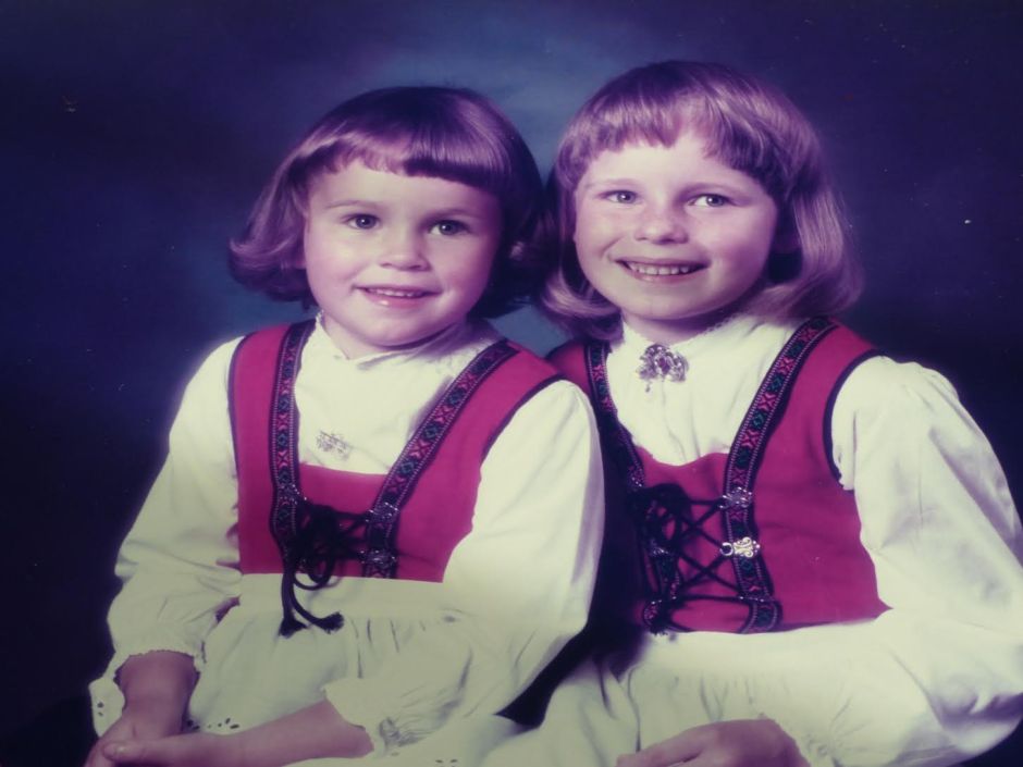 BILDE 2 - AKM og EB som barn (002)